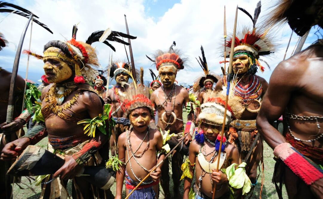 Niños participando en rituales en Papúa Nueva Guinea. Foto: iStock