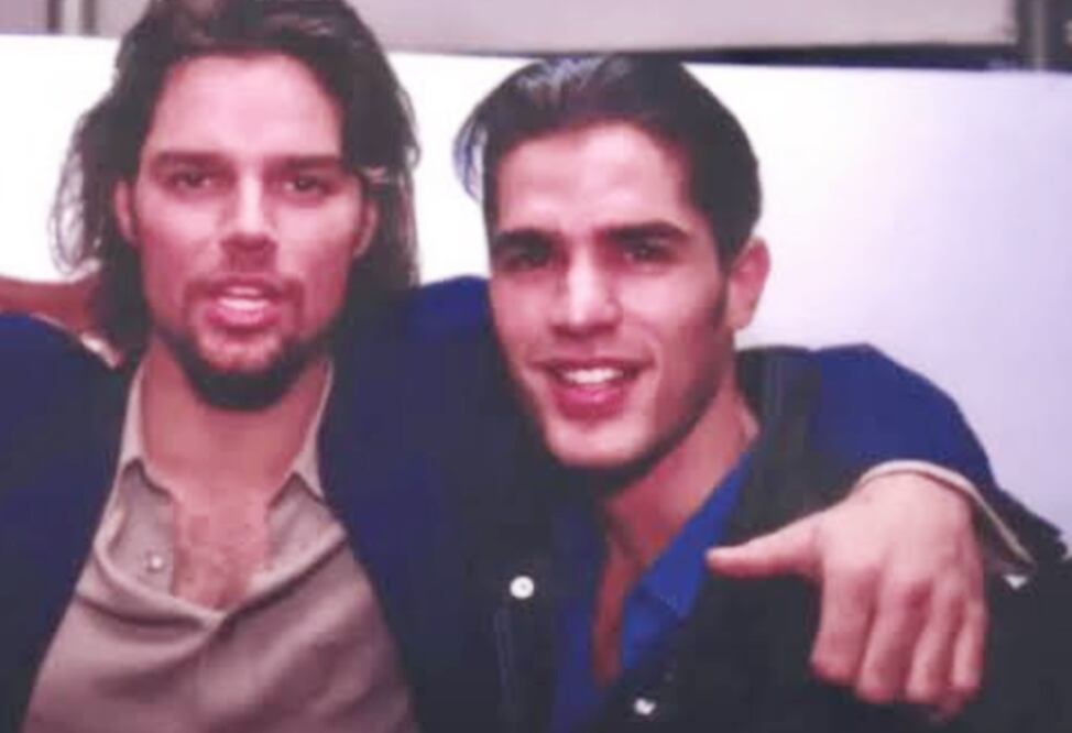 Ricky Martin y Eduardo Verástegui en una fotografía que data de la década de los noventa. 
Foto: Especial