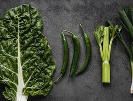 La verdura que está presente en casi todas las comidas; mejora la absorción del hierro y actúa como antioxidante