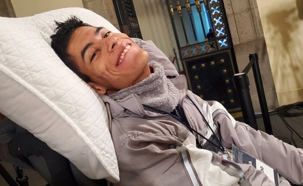 Daniel Robles Haro es un joven reportero con discapacidad. Foto: X. @DanielRoblesMEX
