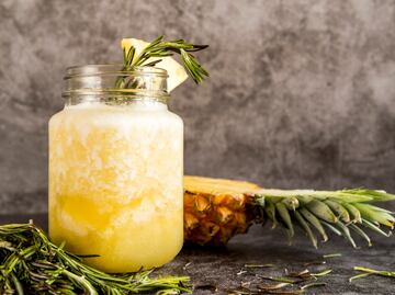 Para qué sirve tomar piña con jengibre