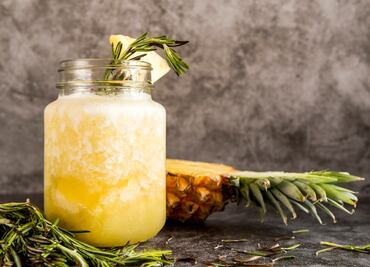 Para qué sirve tomar piña con jengibre