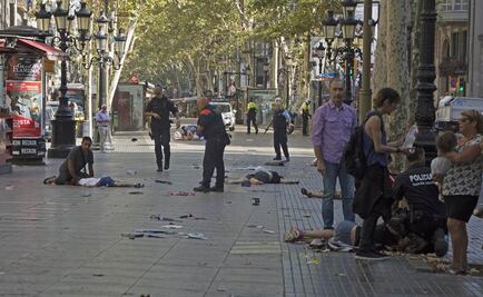 Al menos dos muertos y veinte heridos en el atropello masivo de Barcelona