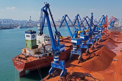 "El mercado ha hablado", dice China tras viernes negro en bolsas de valores; pide consultas con EU en igualdad de condiciones