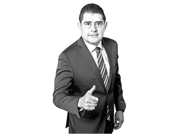 Columna: Gafete Internacional