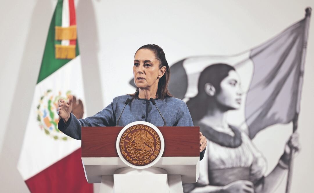 La presidenta de México, Claudia Sheinbaum, al participar el lunes durante una rueda de prensa en Palacio Nacional de la Ciudad de México. Foto: José Méndez/ EFE