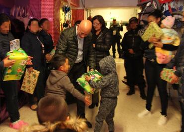 Hijos de reclusas reciben regalos en penal de Santa Martha Acatitla