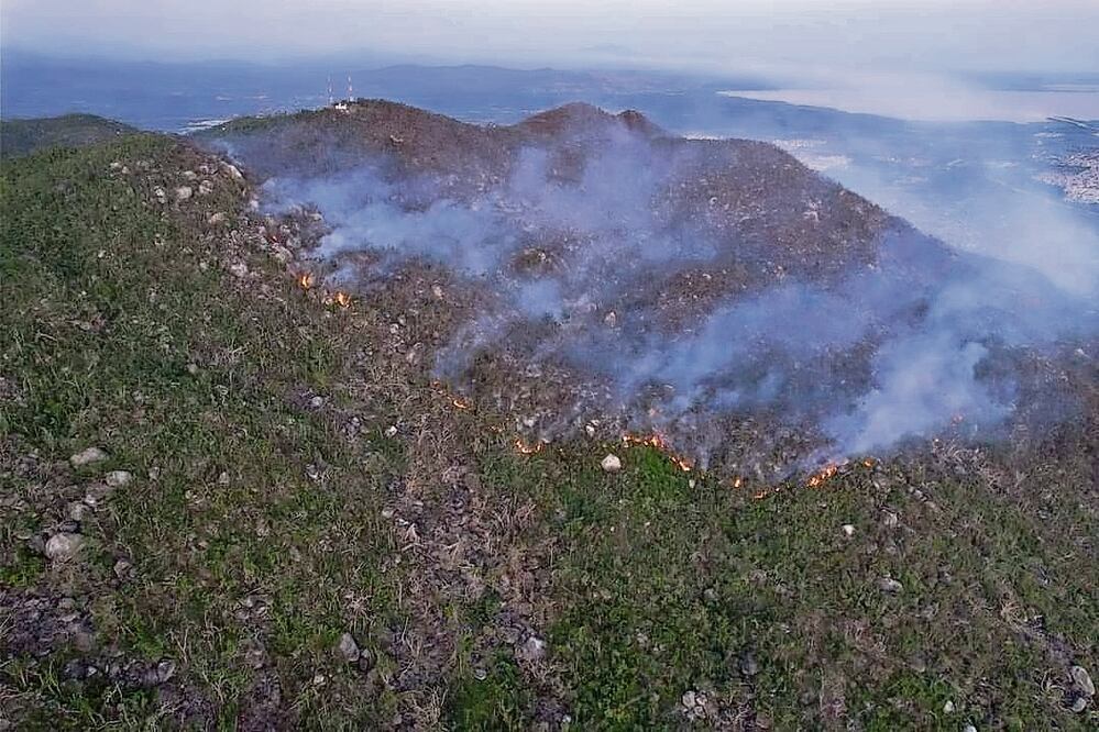 El primer siniestro inició el jueves pasado en la colonia Los Dragos. Foto: Especial