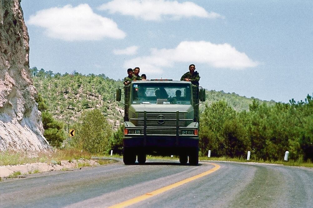 Los elementos castrenses que llegarán a la zona serrana se sumarán a los 4 mil 500 que actualmente están desplegados en la entidad ()