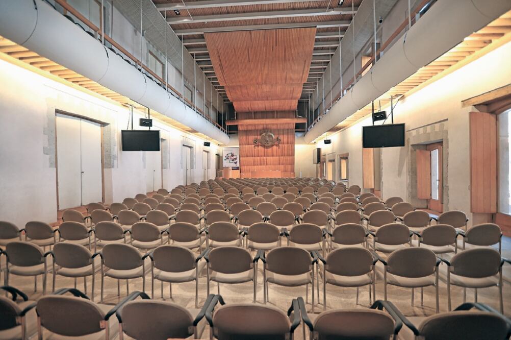 A lo largo de su historia, El Colegio Nacional ha tenido a 103 miembros hombres y sólo cuatro mujeres, es decir, 3.7% en casi un siglo (FOTOS: ARIEL OJEDA. EL UNIVERSAL)