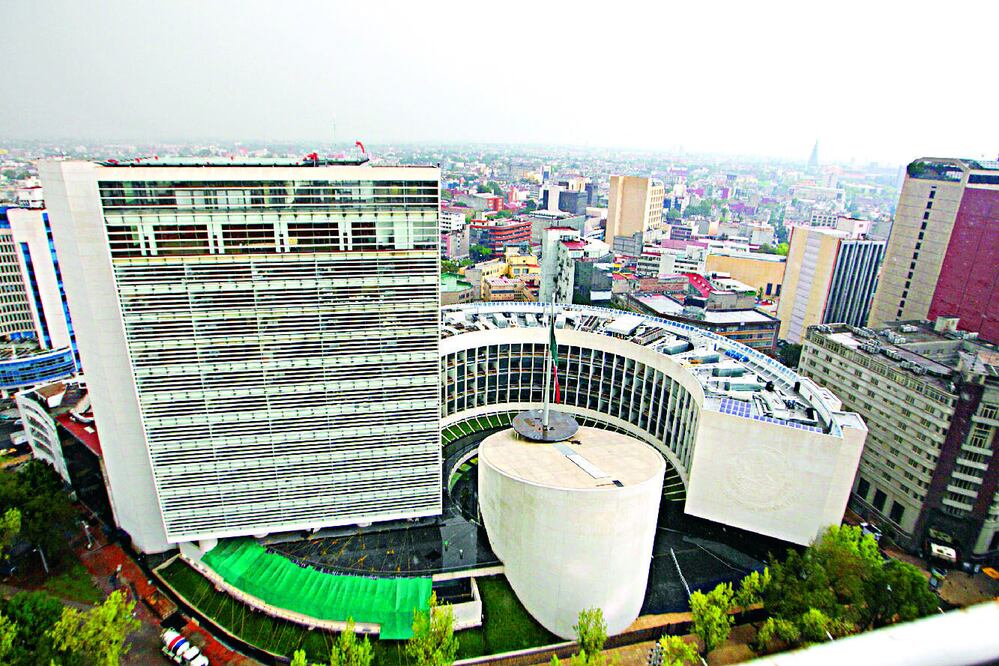 La nueva sede del Senado consta de tres edificios: Torre de Comisiones, Salón de Plenos y Hemiciclo, donde se encuentran las oficinas del presidente del Senado, de la Junta de Coordinación de Política y de los 128 senadores (ARCHIVO EL UNIVERSAL)
