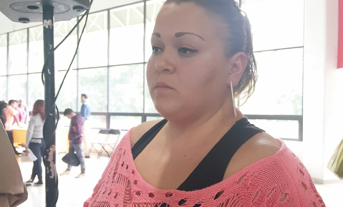 Adriana, la mayor de las hijas de Alejandra, llevará a vivir a Arlet, de 13 años con ella, pues sólo vivía con su mamá, por lo que ahora la cuidará (REBECA JIMÉNEZ. EL UNIVERSAL)