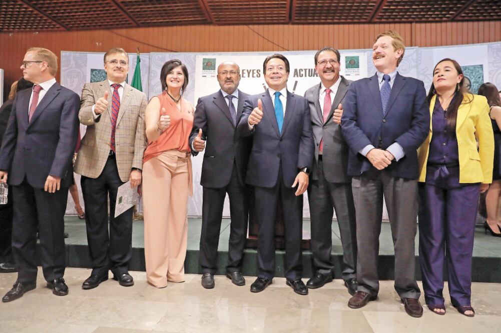 En su segundo periodo extraordinario, todas las bancadas legislativas ( sus líderes en la foto) aprobaron la creación de tres leyes y la reforma a una para que entre en funcionamiento la Guardia Nacional. Foto: IVÁN STEPHENS. EL UNIVERSAL