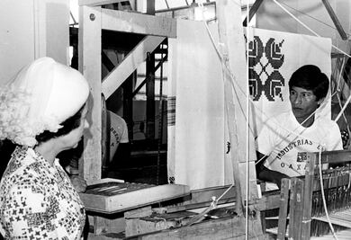 La Reina Isabel II, la elegancia y seguridad que la acompañaron en México