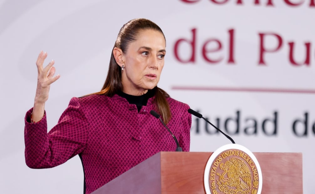 Claudia Sheinbaum Pardo, presidenta de México, encabeza la conferencia del pueblo en el salón Tesorería de Palacio Nacional. Foto: Diego Simón / EL UNIVERSAL