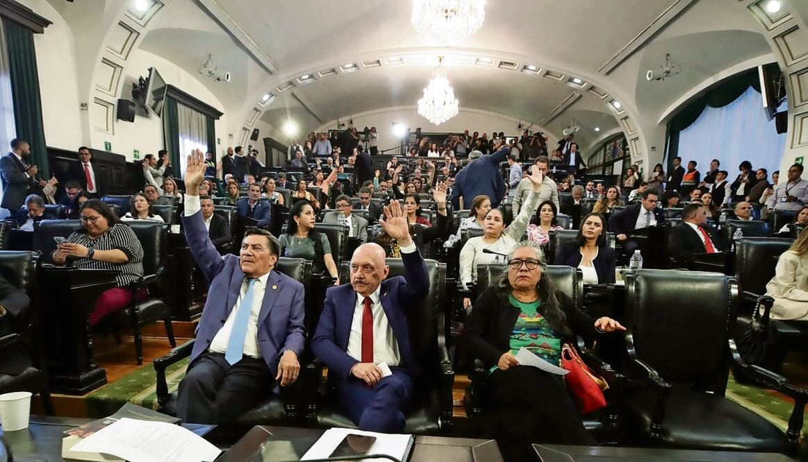 Avala Morena Presidencia de 5 comisiones más. Foto: Especial