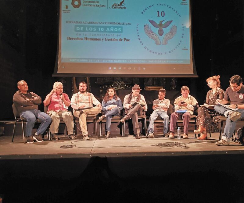 Organizaciones sociales, académicos y víctimas de desplazamiento forzado participaron en una conferencia en la Universidad del Claustro de Sor Juana. ALEXIS ORTIZ. EL UNIVERSAL