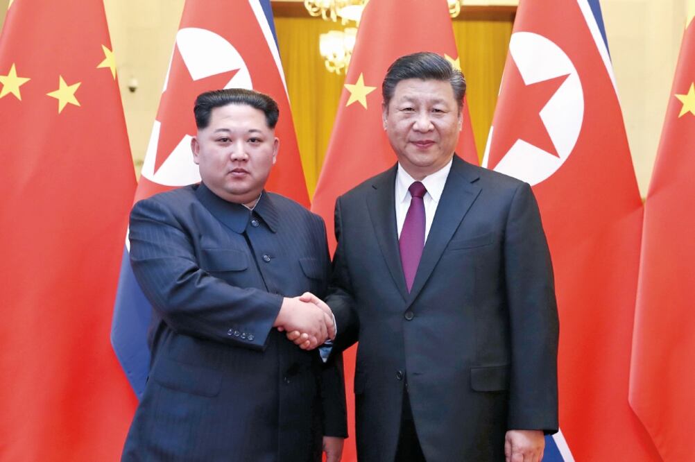 Encuentro. El líder norcoreano, Kim Jong-un visitó Beijing a invitación del presidente chino Xi Jinping. Foto: JU PENG. XINHUA