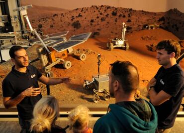 Entrenan robots en escenarios virtuales