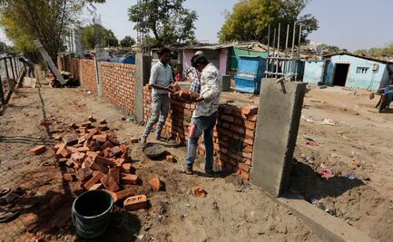 India construye muro alrededor de barrio pobre previo a visita de Trump