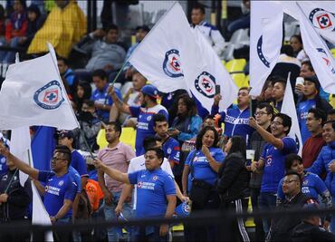 Persisten gritos ante despejes de los porteros