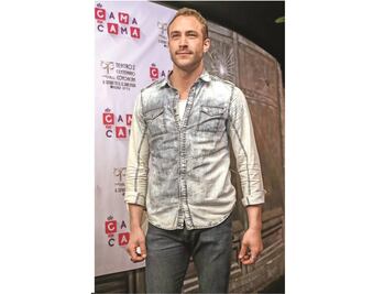 Roberto Romano mete gol en tv