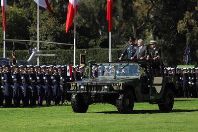 Los militares dan lección a AMLO