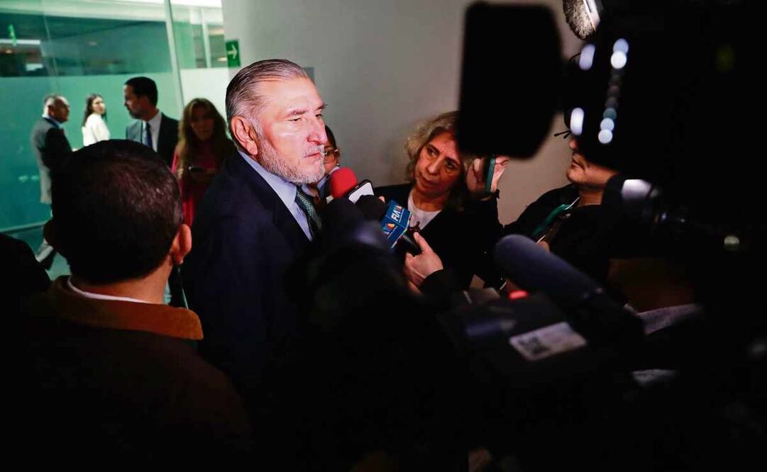 El coordinador de Morena en el Senado, Adán Augusto López, afirmó que la Cámara Alta cumplirá con la insaculación el próximo jueves 28 de enero. Foto: Especial