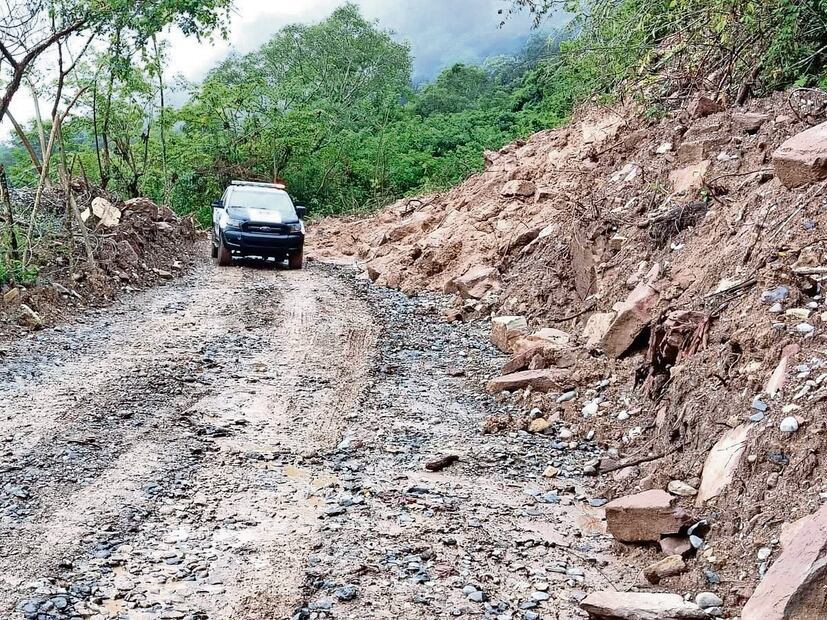 En el municipio de Huehuetla un camino que había sido reconstruido fue de nuevo destruido Foto: Especial