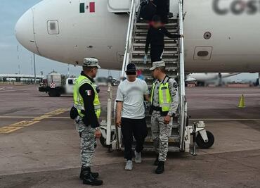 Detenido por intentar desviar avión hacia EU es hospitalizado; FGR lo investiga por amenazas y ataques a vías de comunicación