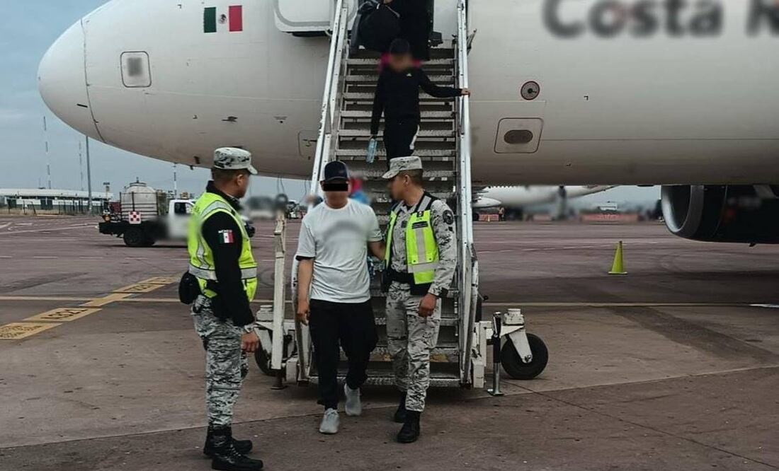 Un pasajero del vuelo 3041 de Volaris, que cubría la ruta del Bajío a Tijuana, intentó apoderarse de la aeronave “mediante el uso de la fuerza” para desviarla hacia Estados Unidos. Foto: Defensa