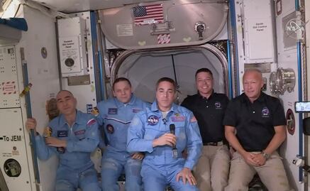 Saludo a primera nave espacial comercial: Aquí Houston, bienvenidos a la EEI