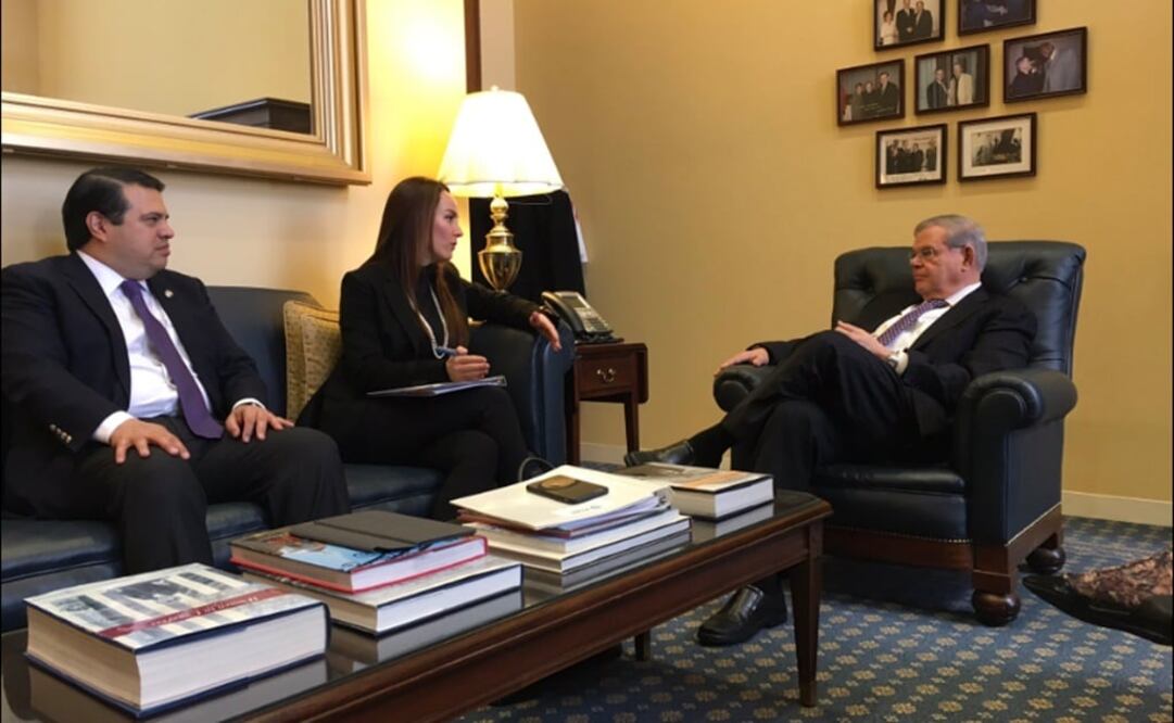 Cuevas, junto con el senador Gerardo Flores (PVEM), viajaron a Washington para reunirse con los senadores Bob Menendez. /Tomada de @GerardoFloresR 