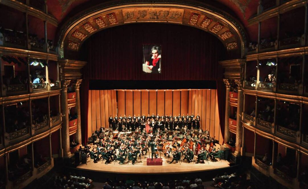 Bajo la dirección de su titular, el canadiense Marco Parisotto, y la participación del pianista sueco Peter Jablonski, la OFJ se presentará el domingo 17 de julio a las 17:00 en la Sala Principal. FOTO: Cortesía Filarmónica de Jalisco.