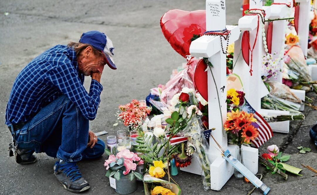 The FBI is investigating the shooting as an act of terrorism and hate crime - Photo: John Locher/AP