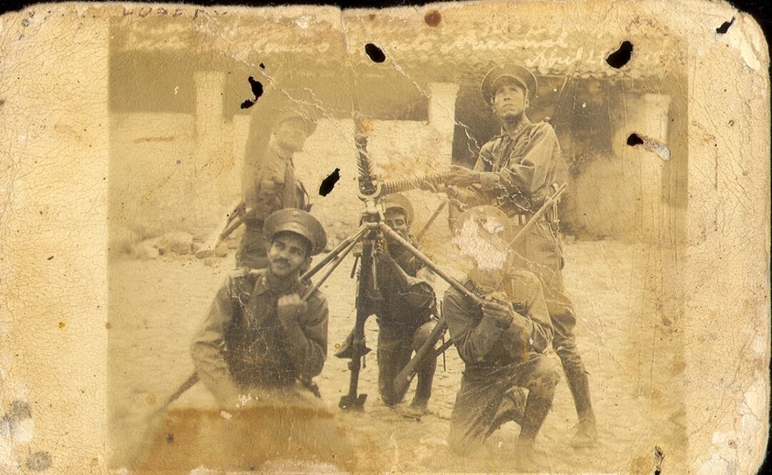 Yaquis en la leva Foto: La familia Urías Leyva facilitó esta imagen que forma parte del libro