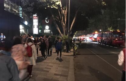 Damnificados del 19-S se niegan a abrir Insurgentes; piden hablar con Sheinbaum