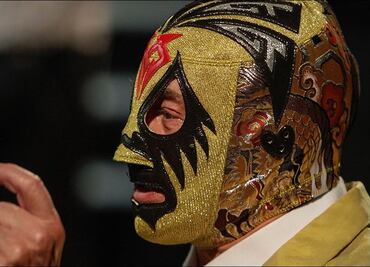 La lucha libre celebra los 77 años de Mil Máscaras