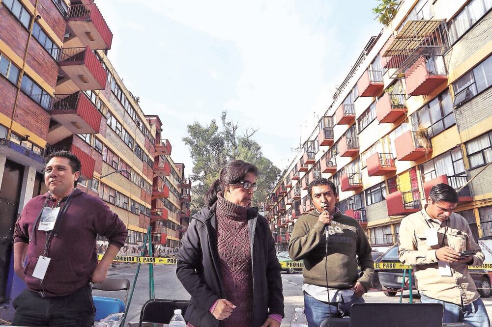 Damnificados y legisladores aseguran que llegaron a un acuerdo para la reconstrucción de inmuebles, incluido el Multifamiliar de Tlalpan (ARCHIVO EL UNIVERSAL)