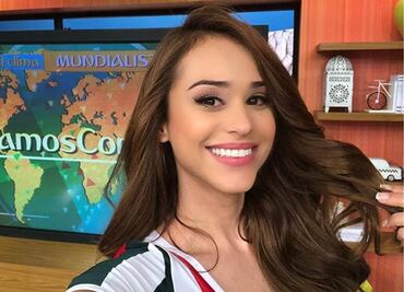 "La chica del clima" se luce en mini short