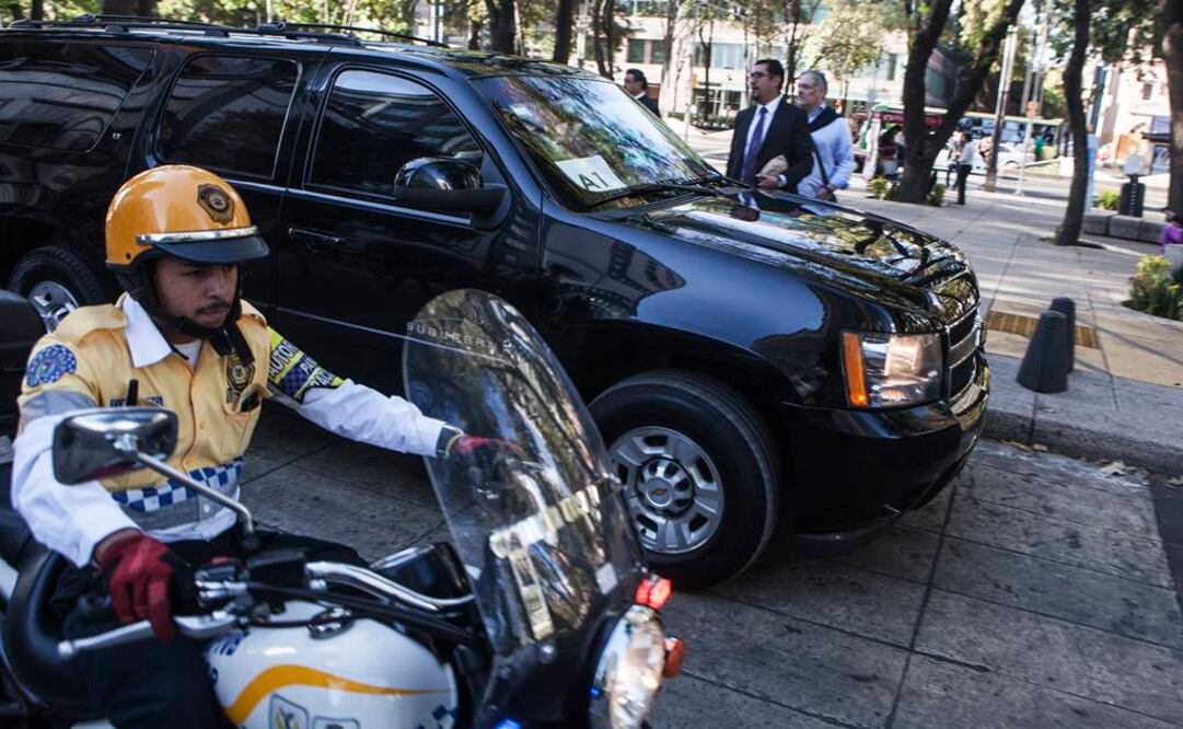 El transporte de la cantante fue escoltado por miembros de la policía capitalina. FOTO: Cristopher Rogel Blanquet/EL UNIVERSAL.