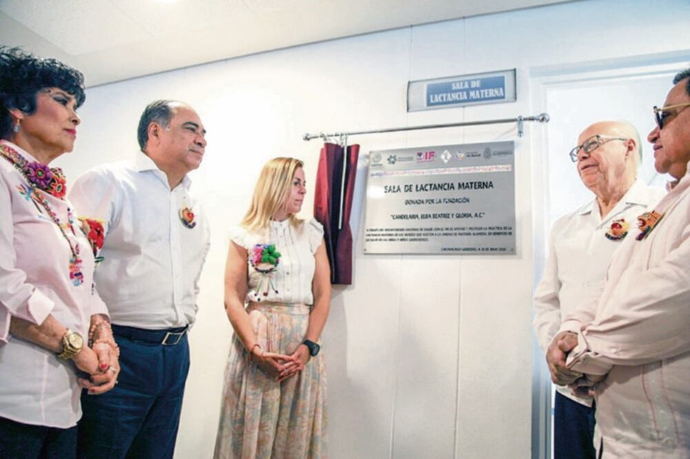 El gobernador Héctor Astudillo Flores inauguró la Sala de Lactancia Materna de la Unidad de Pediatría Alameda de esta ciudad capital, junto con el secretario de Salud, José Narro. 