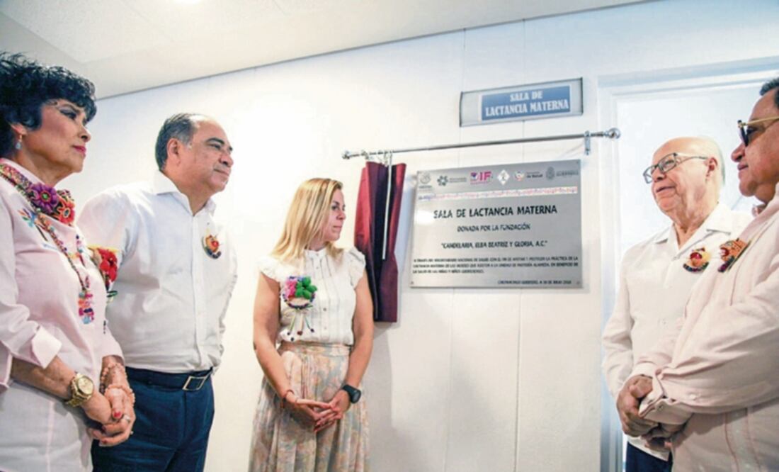 El gobernador Héctor Astudillo Flores inauguró la Sala de Lactancia Materna de la Unidad de Pediatría Alameda de esta ciudad capital, junto con el secretario de Salud, José Narro.