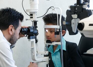 Destacan en Senado labor de oftalmólogos durante la pandemia y les entregan reconocimiento