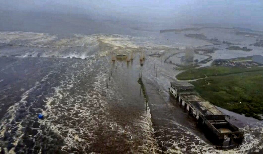 Imagen de una zona inundada en Severo-Kurilsk, en la región de Sajalín, tras un terremoto que azotó el norte de Rusia, el 30 de julio. Foto: EFE
