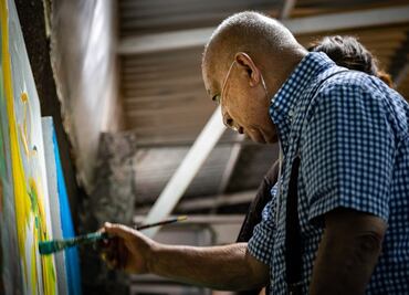 Mexican artist Gilberto Aceves Navarro has passed away