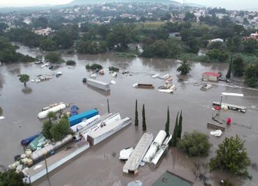 AMLO realizó sobrevuelo en zona afectada por inundaciones en Hidalgo: Omar Fayad