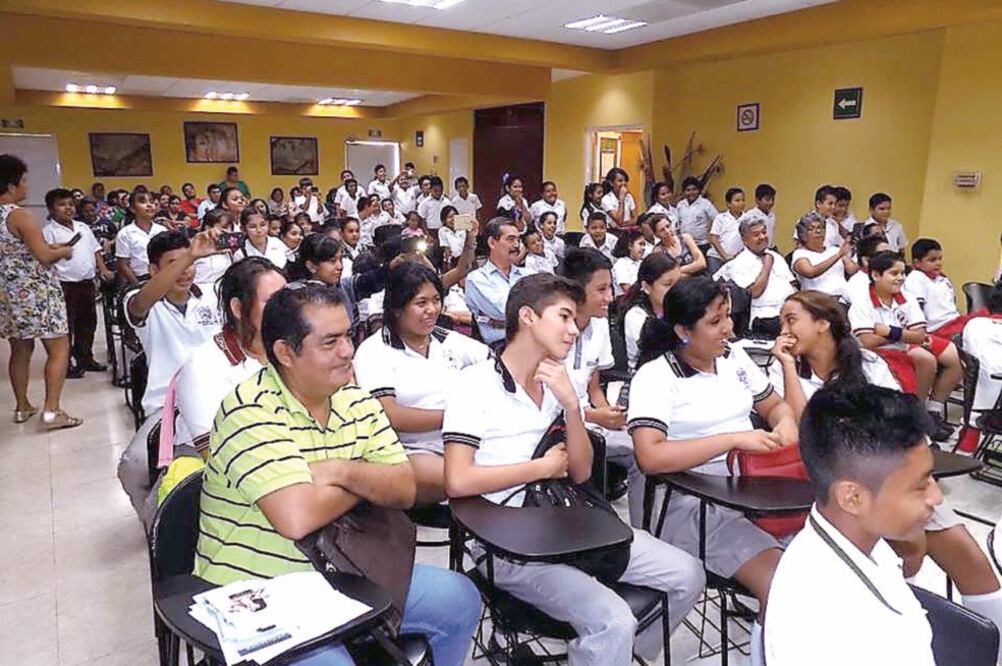 A través de talleres, la asociación Por el Camino de la Igualdad entre Mujeres y Hombres busca erradicar el fenómeno de la trata de personas desde la raíz, con pláticas en escuelas que prevengan a los jóvenes de esta práctica. (CORTESÍA)