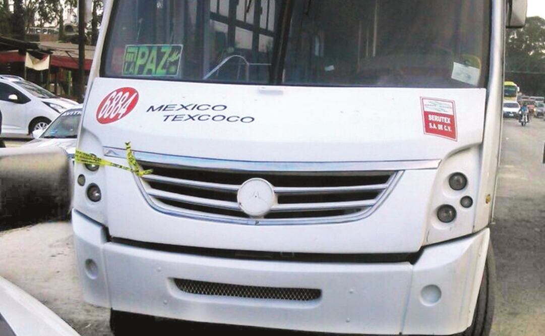 Delincuencia. Los hombres armados subieron a la unidad en el kilómetro 13 de la carretera México-Texcoco. (CORTESÍA)