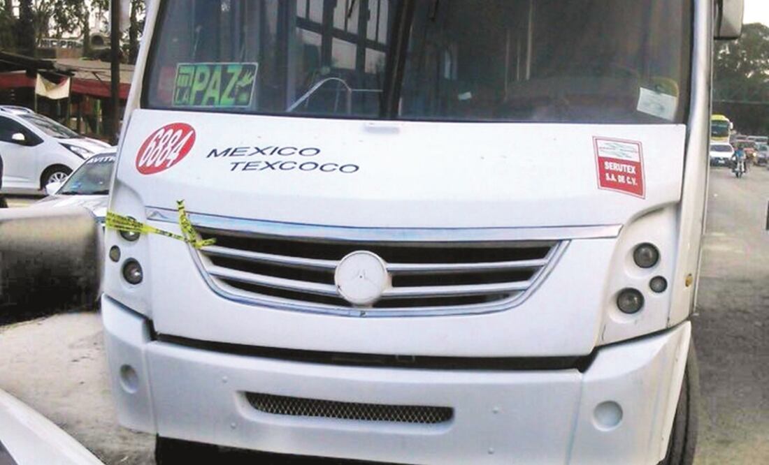 Delincuencia. Los hombres armados subieron a la unidad en el kilómetro 13 de la carretera México-Texcoco. (CORTESÍA)